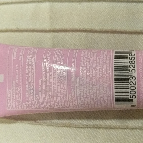 NWT Illuminating Serum - Picture 2 of 3